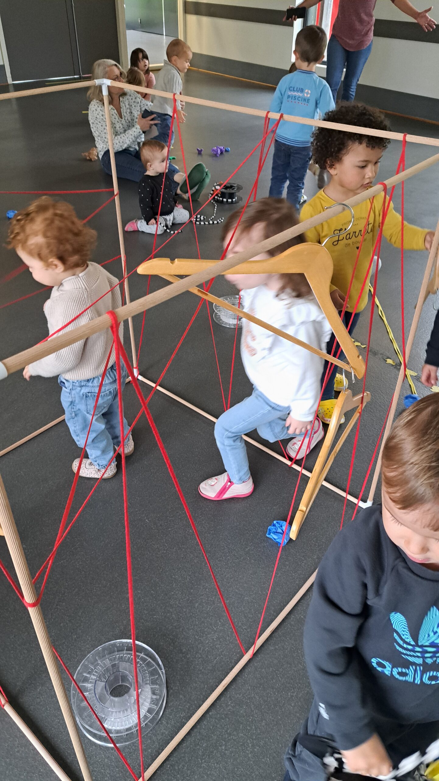 Principe de précaution et liberté de mouvement : le déséquilibre au service de la découverte du monde